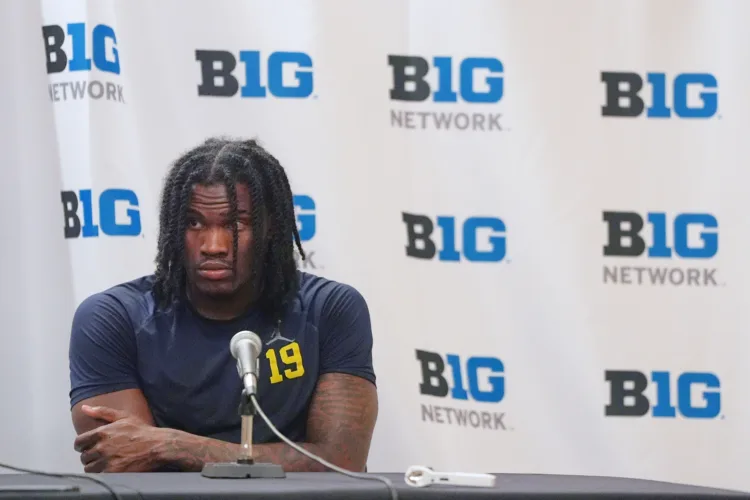 Michigan's Whittingham sticks with QB Underwood